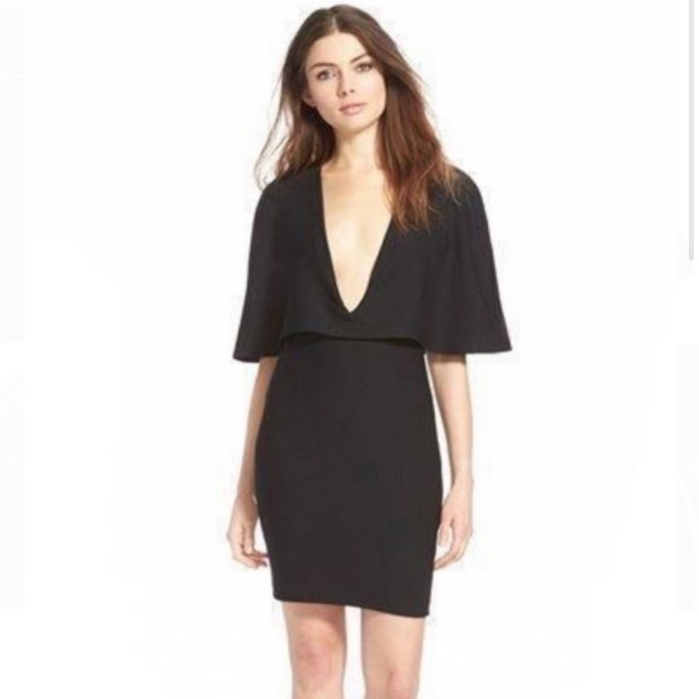NWT MISSGUIDED BLACK DEEP V CREPE CAPE DRESS // SIZE 8